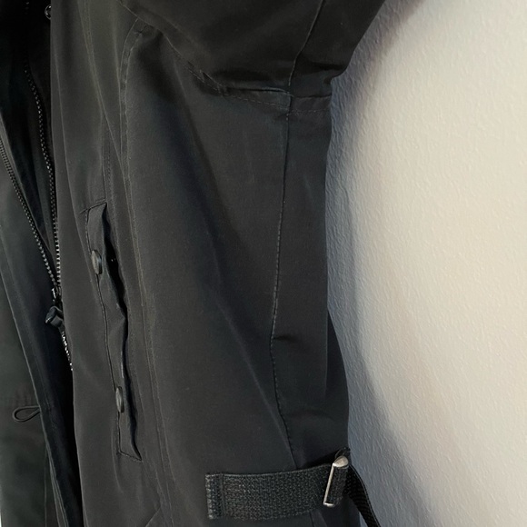 Canada Goose Kensington Slim Fit Parka in Black - Picture 13 of 16